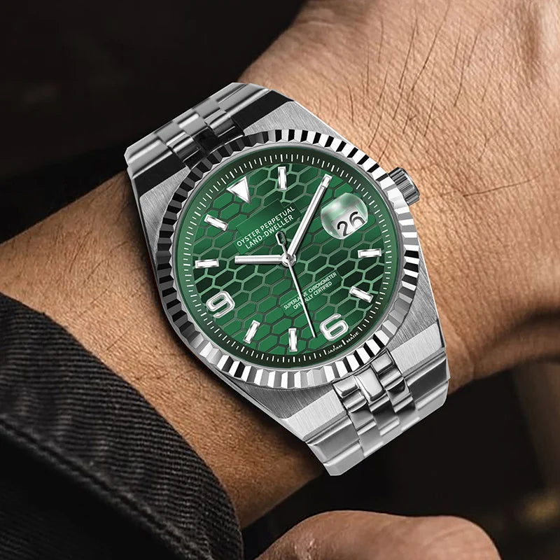 PINDU P1670 NH35 automatic honeycomb dial green dial wrist lifestyle shot